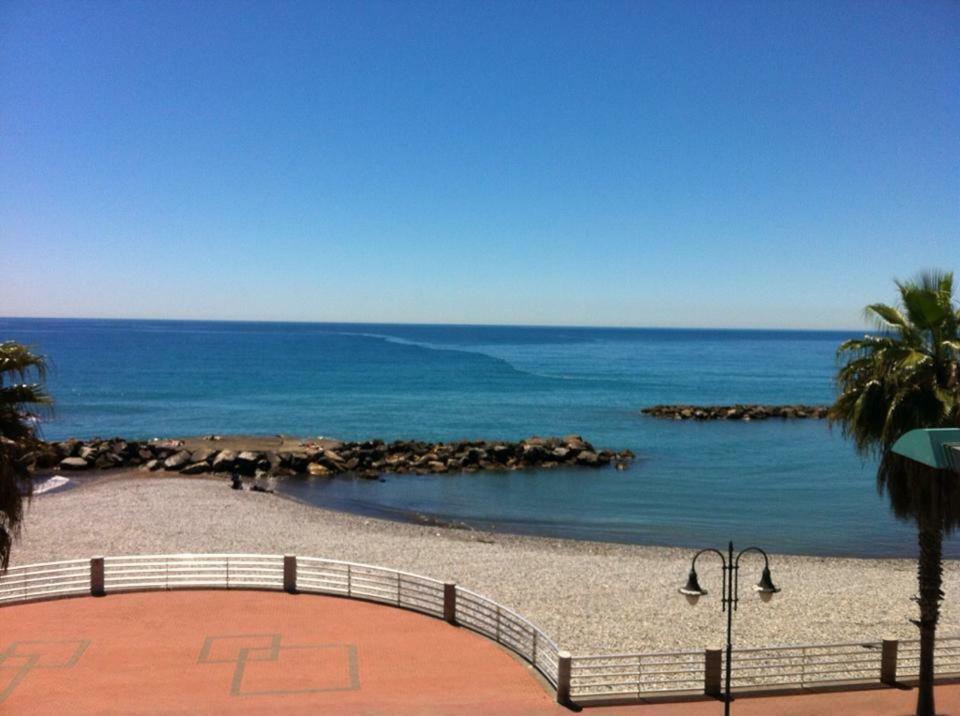 La Casa Di Marco Apartment Ventimiglia Luaran gambar